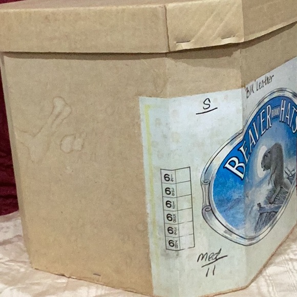 Beaver Brand Hats box - Picture 3 of 6